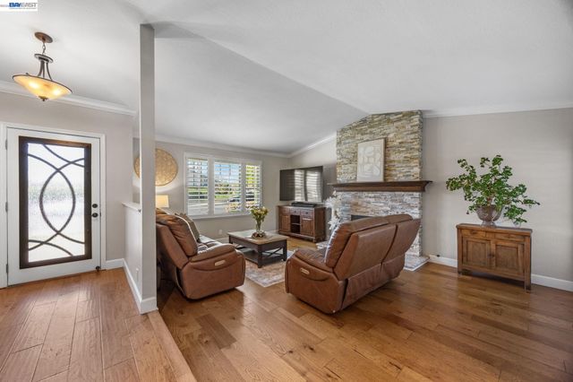 2557 Harewood Dr, Livermore, CA 94551