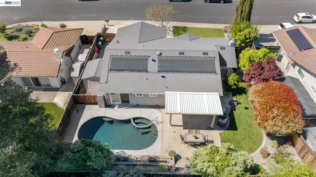 2557 Harewood Dr, Livermore, CA 94551