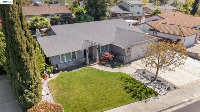 2557 Harewood Dr, Livermore, CA 94551