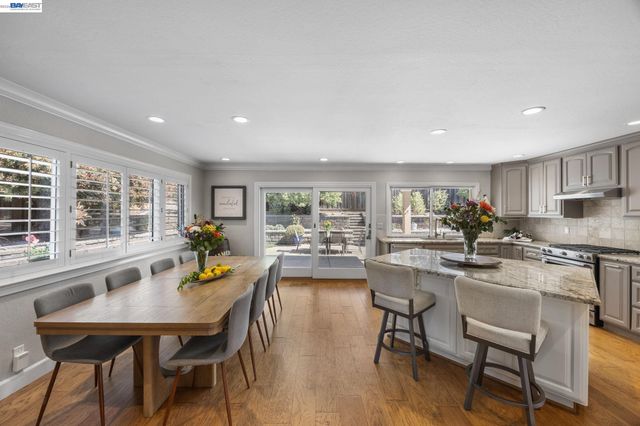 2557 Harewood Dr, Livermore, CA 94551