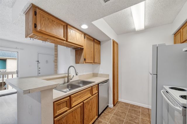 3919 Fairmont Parkway 206, Pasadena, TX 77504