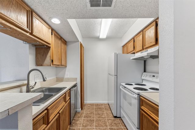 3919 Fairmont Parkway 206, Pasadena, TX 77504