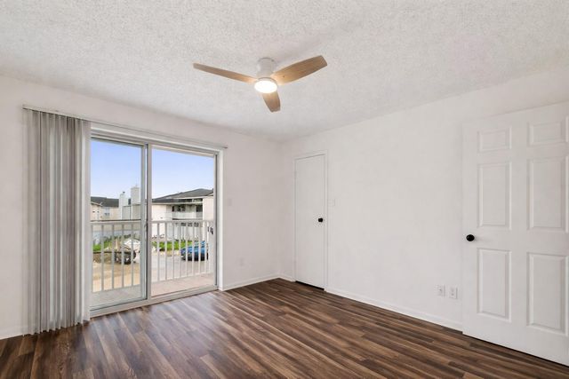 3919 Fairmont Parkway 206, Pasadena, TX 77504