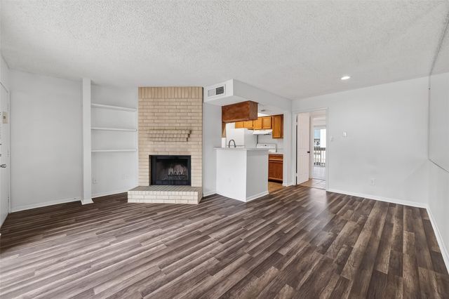 3919 Fairmont Parkway 206, Pasadena, TX 77504