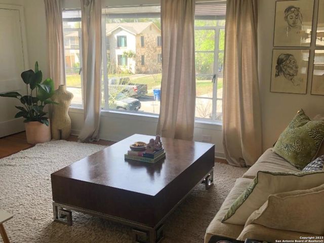 420 BRYN MAWR DR, San Antonio, TX 78209