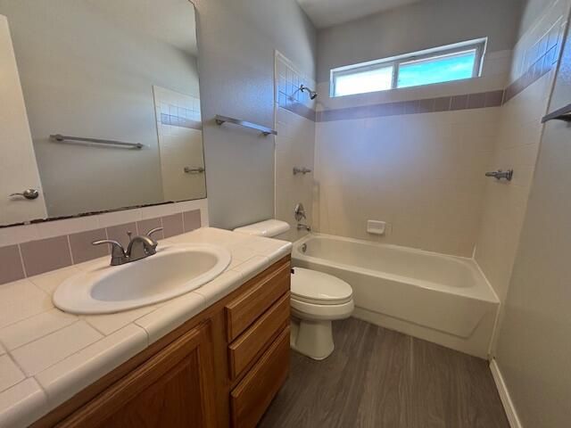 1616 CERRO VISTA Loop NW, Los Lunas, NM 87031