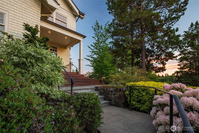 233 36th Avenue E, Seattle, WA 98112