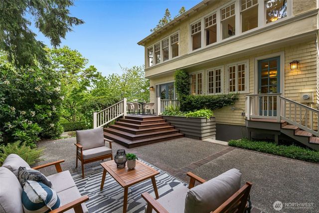 233 36th Avenue E, Seattle, WA 98112