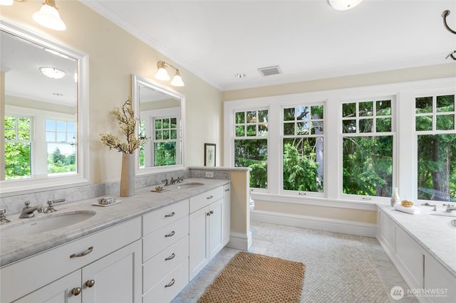 233 36th Avenue E, Seattle, WA 98112