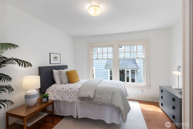 233 36th Avenue E, Seattle, WA 98112