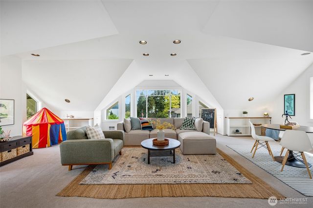 233 36th Avenue E, Seattle, WA 98112