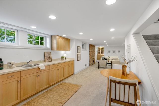 233 36th Avenue E, Seattle, WA 98112
