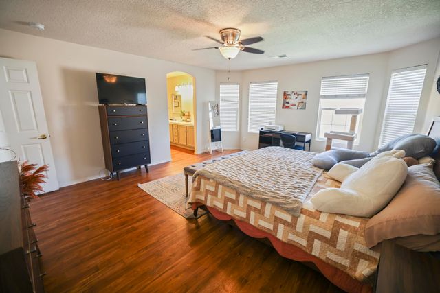 7709 Brianne Avenue NW, Albuquerque, NM 87114