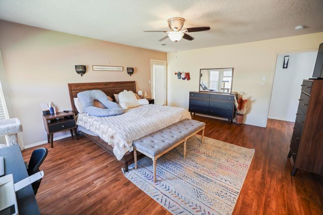 7709 Brianne Avenue NW, Albuquerque, NM 87114