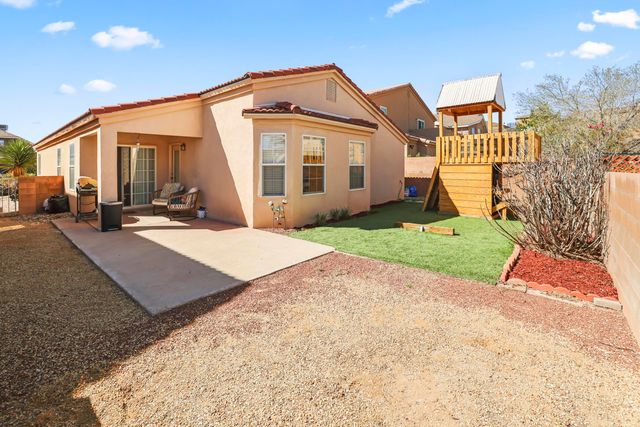 7709 Brianne Avenue NW, Albuquerque, NM 87114