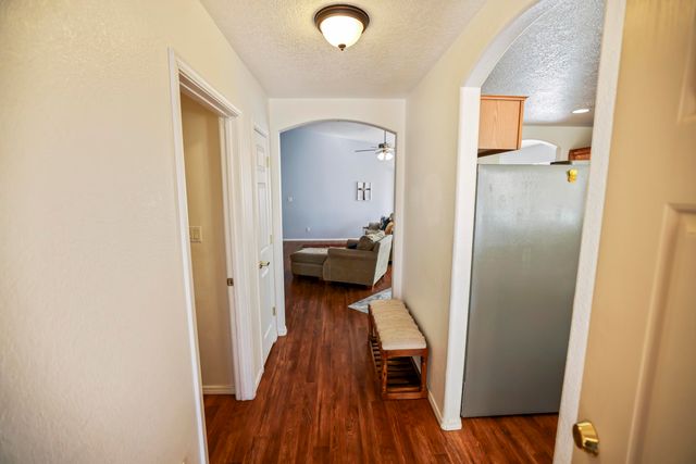 7709 Brianne Avenue NW, Albuquerque, NM 87114