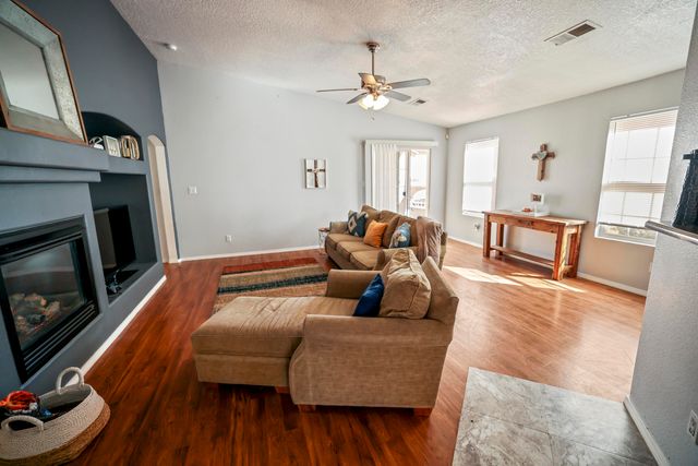 7709 Brianne Avenue NW, Albuquerque, NM 87114