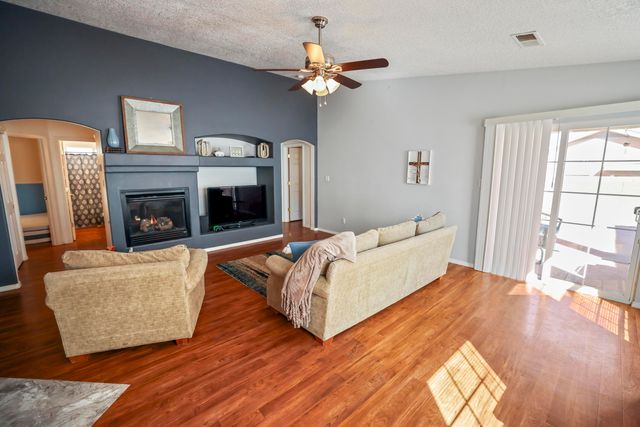 7709 Brianne Avenue NW, Albuquerque, NM 87114