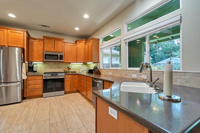 3473 Nathan Drive, Anderson, CA 96007