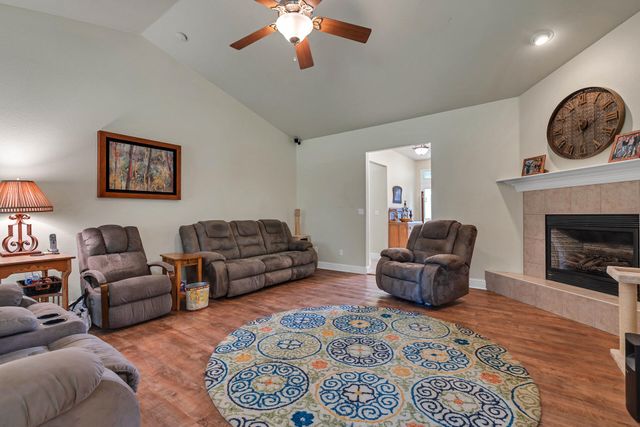 3473 Nathan Drive, Anderson, CA 96007