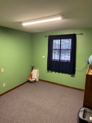 902 E 8th Street, Fowler, IN 47944