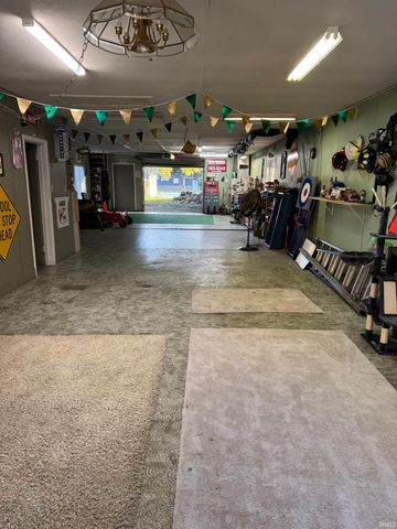 902 E 8th Street, Fowler, IN 47944