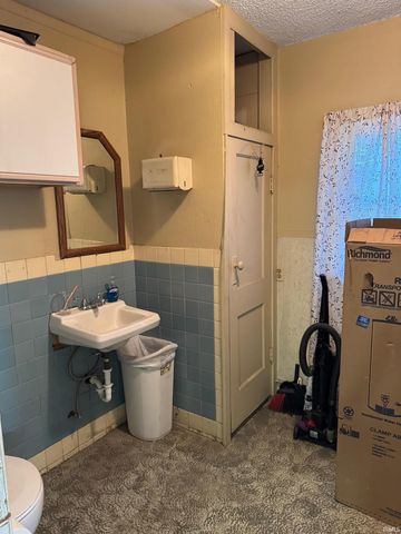 902 E 8th Street, Fowler, IN 47944