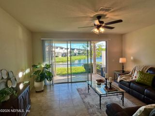 6860 ROUNDLEAF Drive, Jacksonville, FL 32258