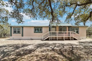 609 County Road 785, Natalia, TX 78059