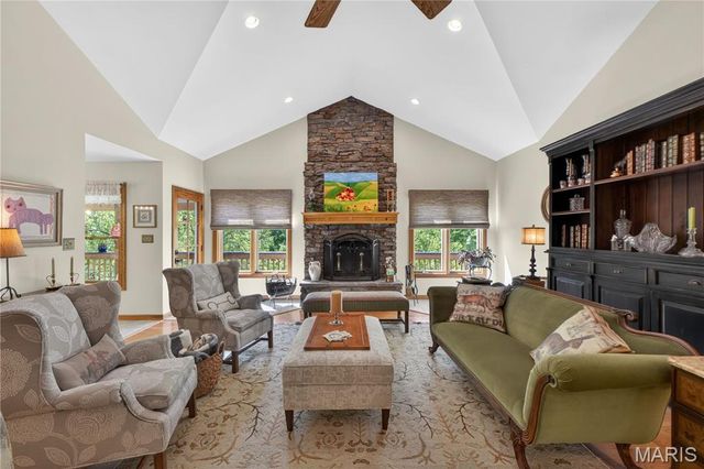 160 Thiebes Road, Labadie, MO 63055