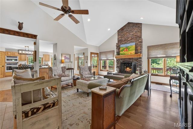 160 Thiebes Road, Labadie, MO 63055