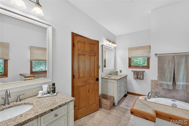 160 Thiebes Road, Labadie, MO 63055