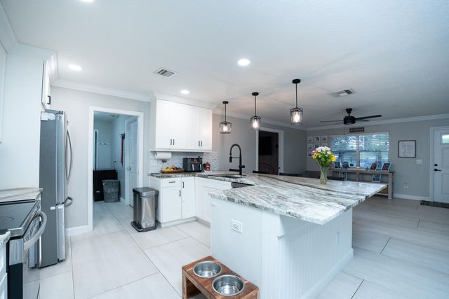 16701 Mead Hill Drive E, The Acreage, FL 33470
