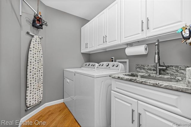 1202 Wind Chime Drive 16, Waterford, MI 48327