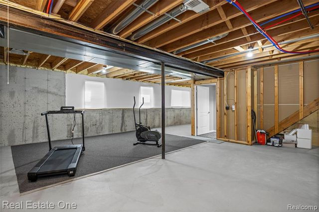 1202 Wind Chime Drive 16, Waterford, MI 48327