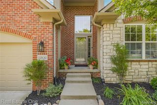 1202 Wind Chime Drive 16, Waterford, MI 48327