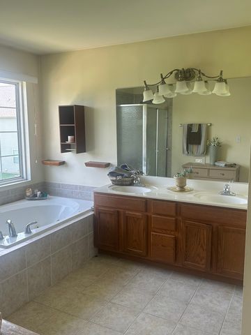 104 Northfield Drive, Minooka, IL 60447