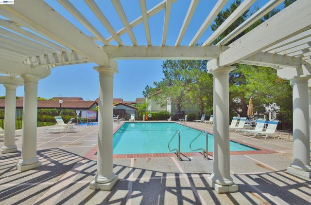 21109 Gary Dr 203, Hayward, CA 94546