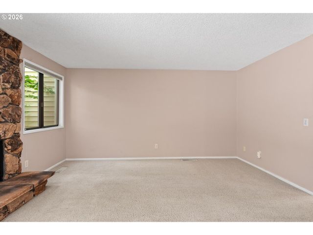 5792 Sw 204TH Pl, Beaverton, OR 97078