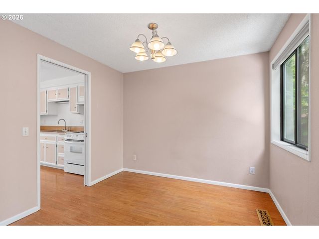 5792 Sw 204TH Pl, Beaverton, OR 97078