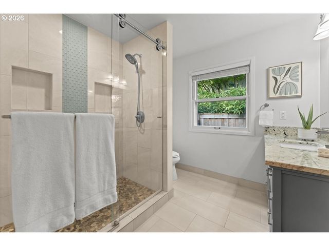 6900 Sw 4TH Ave, Portland, OR 97219