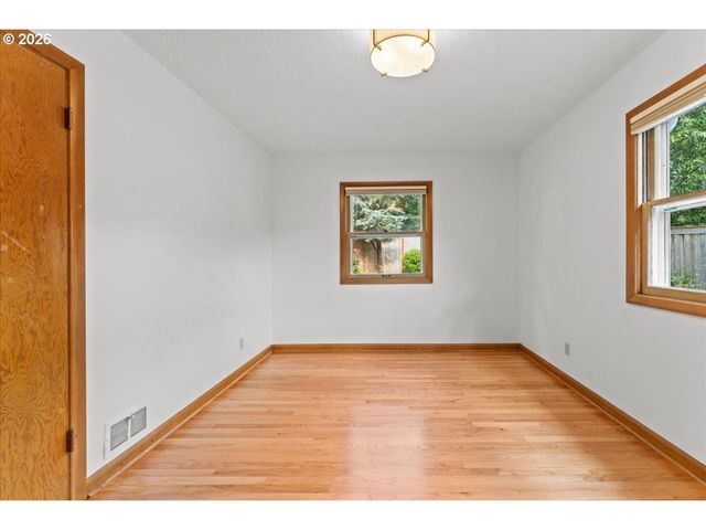 6900 Sw 4TH Ave, Portland, OR 97219