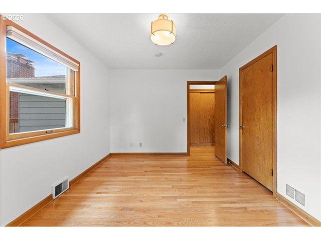6900 Sw 4TH Ave, Portland, OR 97219