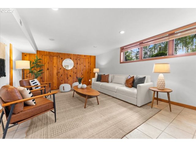 6900 Sw 4TH Ave, Portland, OR 97219
