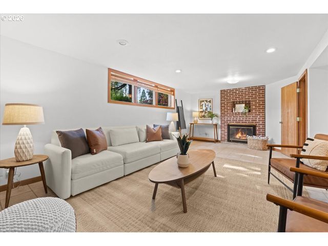 6900 Sw 4TH Ave, Portland, OR 97219