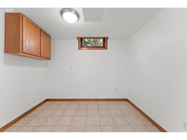 6900 Sw 4TH Ave, Portland, OR 97219