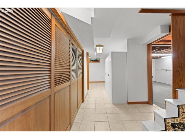 6900 Sw 4TH Ave, Portland, OR 97219