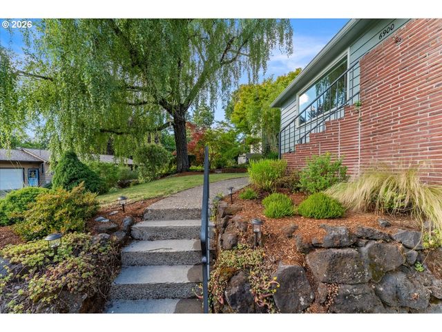 6900 Sw 4TH Ave, Portland, OR 97219