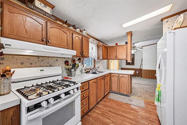 68854 34th Avenue, Covert, MI 49043