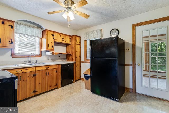 8855 MARSHALL CORNER RD, Pomfret, MD 20675
